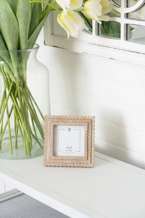 17018 - 6x6x1 wood photo frame (SCALLOP) (4x4) pic 11848