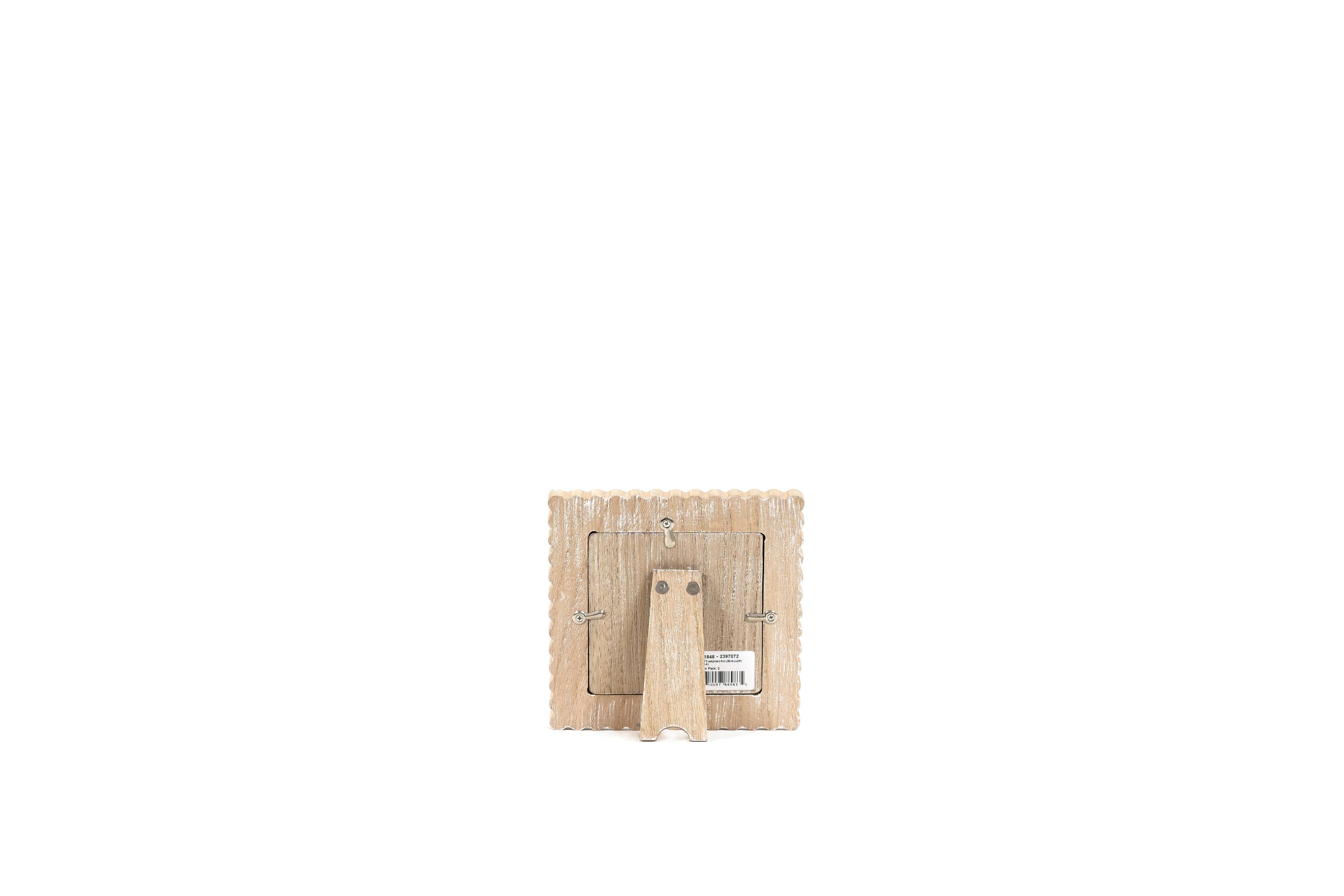 17018 - 6x6x1 wood photo frame (SCALLOP) (4x4) pic 11848