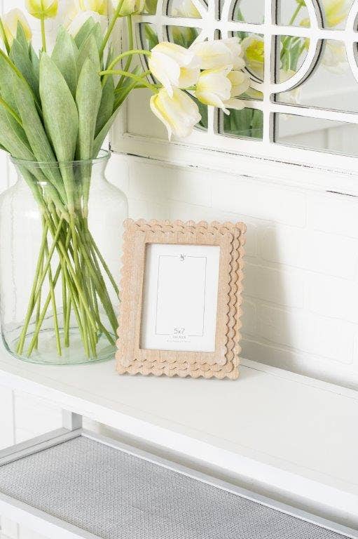 17028 - 8x10 wood photo frame (SCALLOP) ntrl (5x7) pic 11845