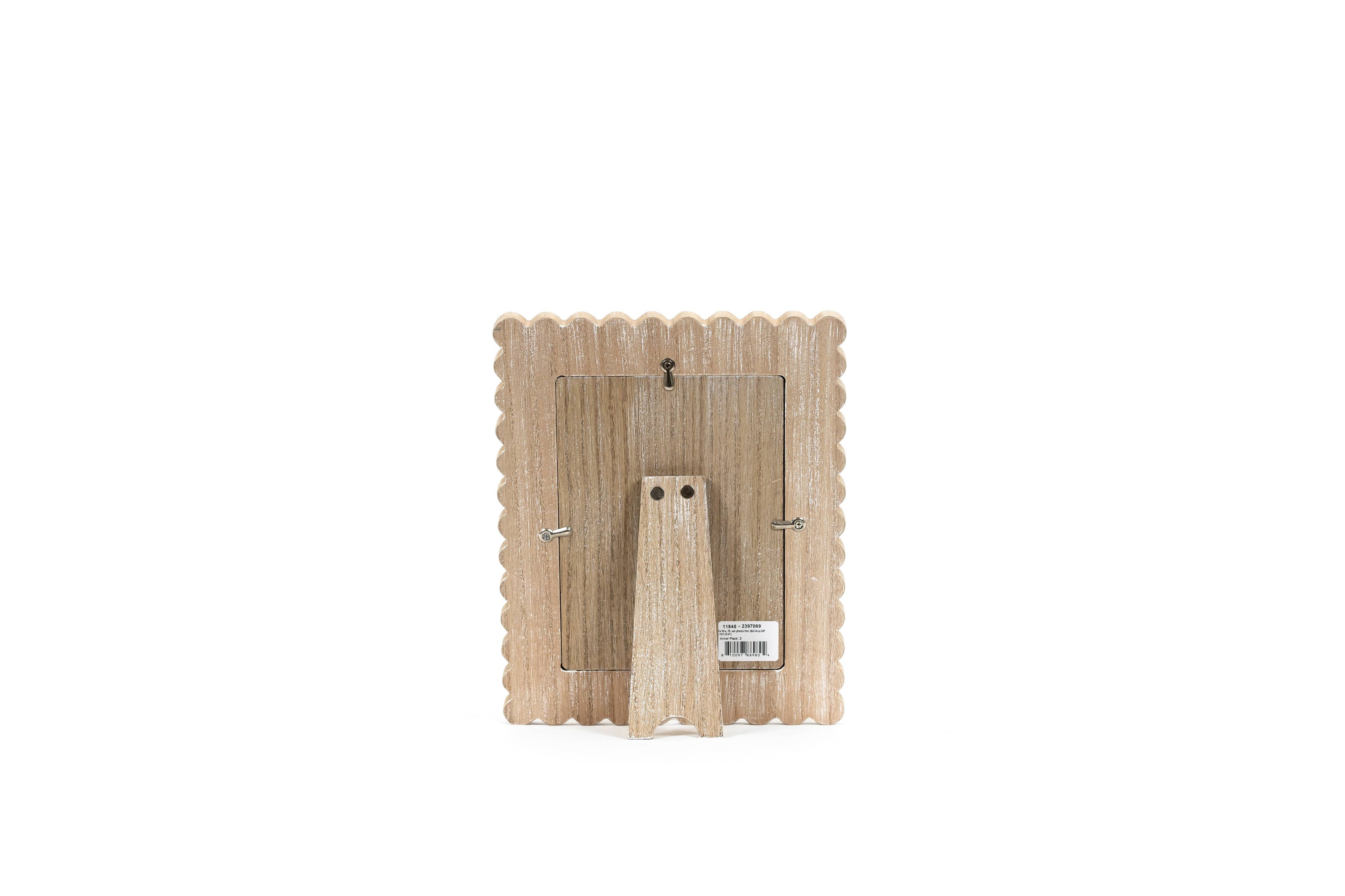 17028 - 8x10 wood photo frame (SCALLOP) ntrl (5x7) pic 11845