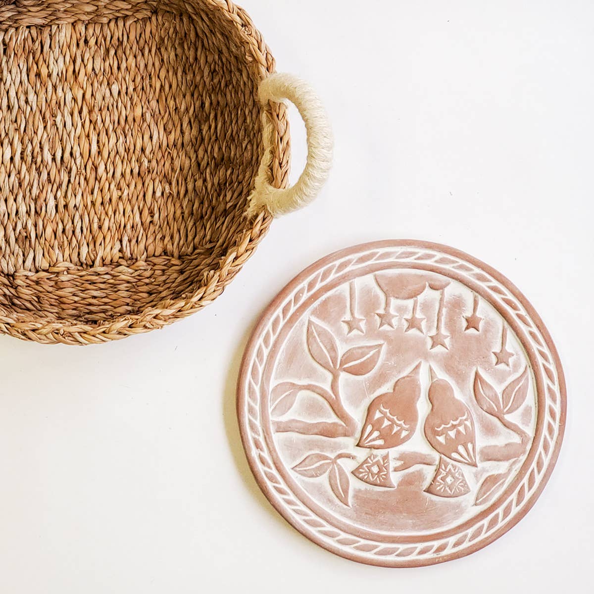 Handmade Bread Warmer & Wicker Basket - Lovebirds Round