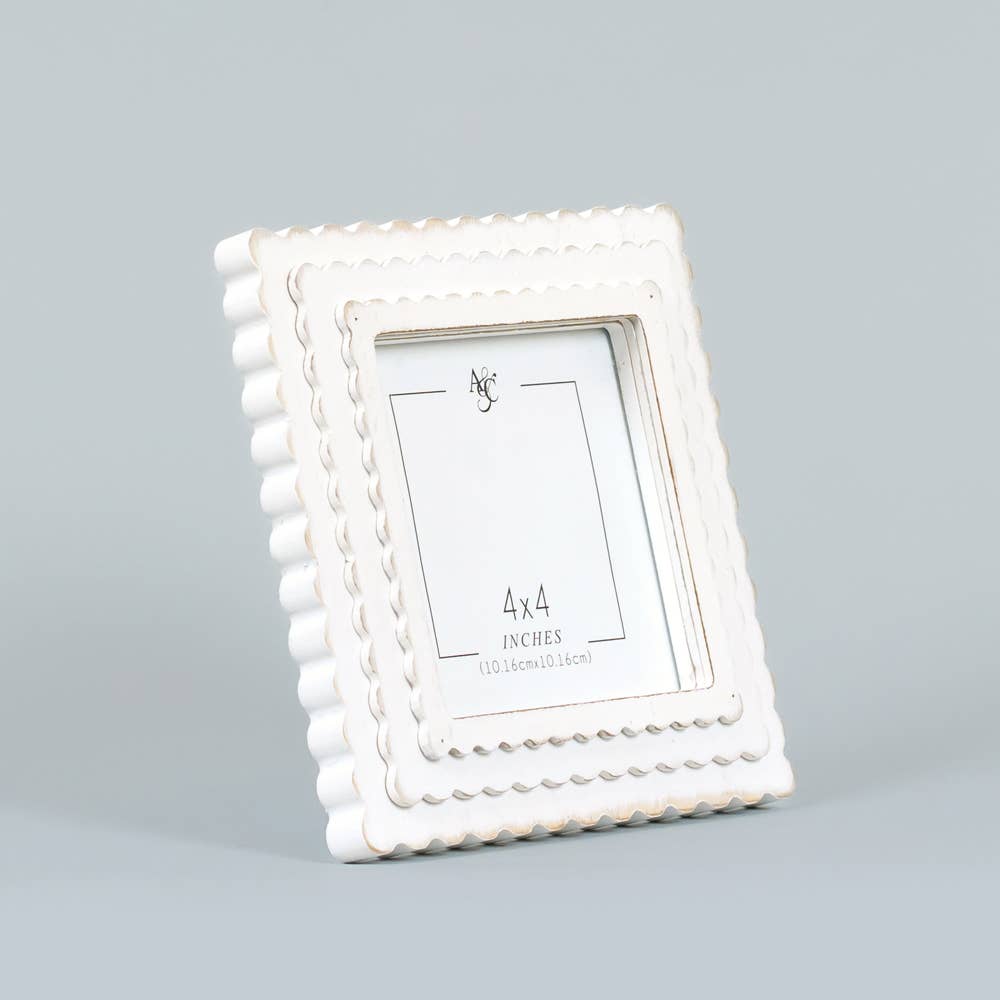 17017 - 6x6x1 wood photo frame (SCALLOP) white (4x4) pic