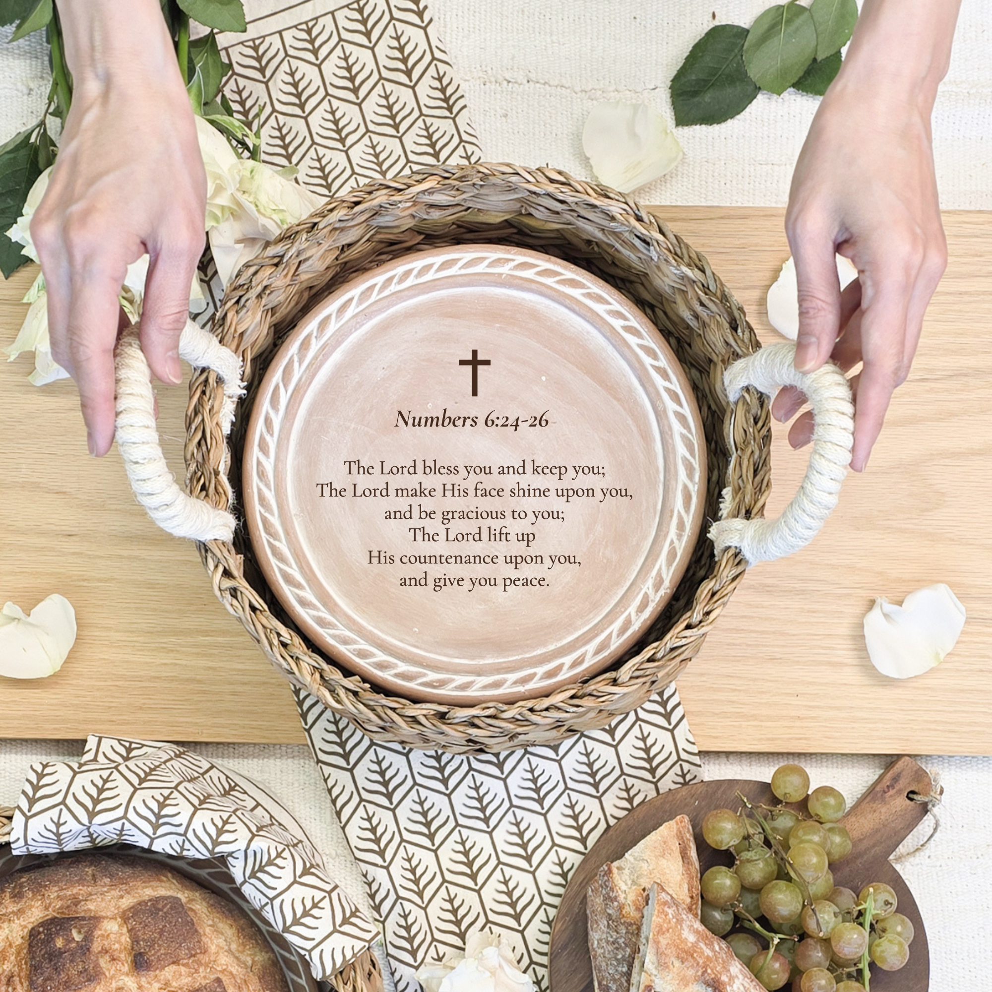 Handmade Bread Warmer & Wicker Basket - Bible Round: Design 1